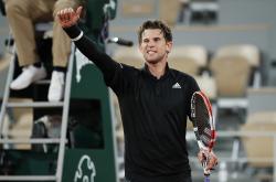  蒂姆赛事官方发布逆转新规,拜仁争议不断发生 