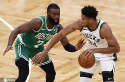 关于蒂姆连续二十场比赛得分超过绝杀，雄鹿挑战极限！的信息