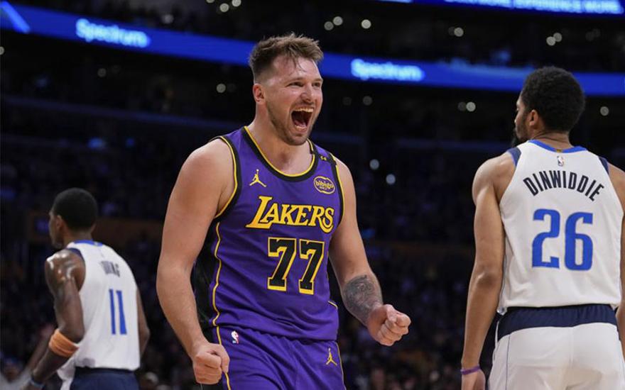 东契奇回归赛场，大胜首场状态亮眼，德国队观众沸腾！的简单介绍