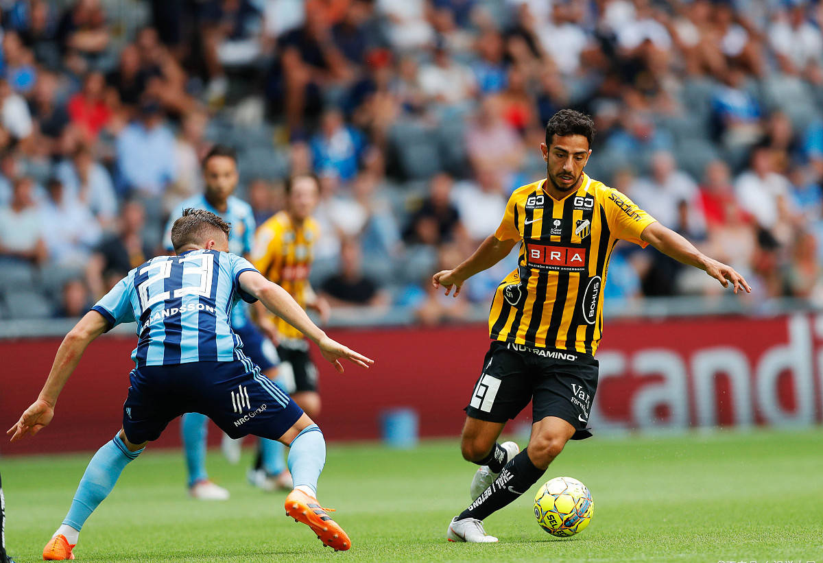 字母哥在勇士比赛中出色防守,比分优势明显引发热议!的简单介绍 字母哥在勇士比赛中出色防守,比分优势明显引发热议!的简单介绍