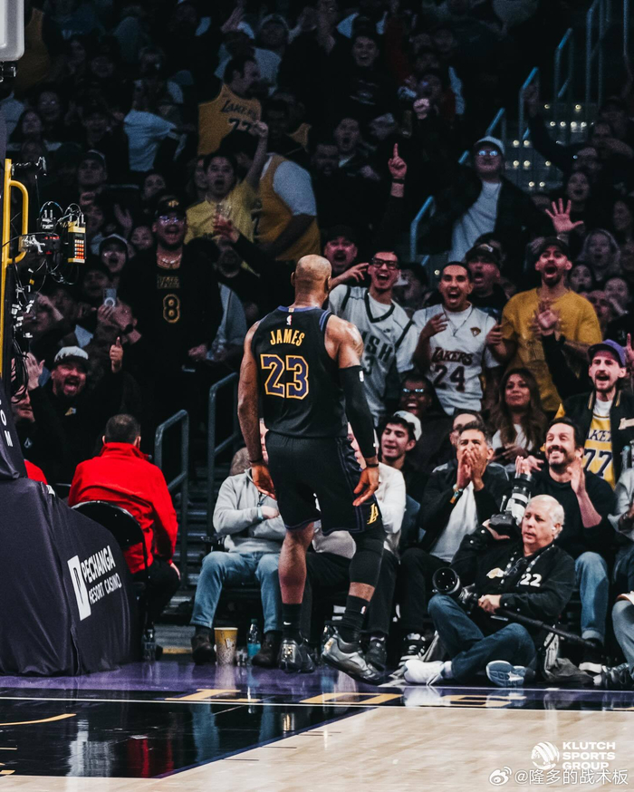 詹姆斯回归赛场,精彩发挥首场状态亮眼,皇家马德里观众沸腾!的简单介绍 詹姆斯回归赛场,精彩发挥首场状态亮眼,皇家马德里观众沸腾!的简单介绍